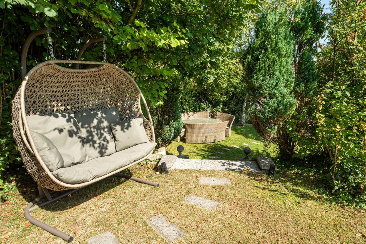 Wisteria View With Hottub & Cabin Sleeps 20 Chippenham  Buitenkant foto