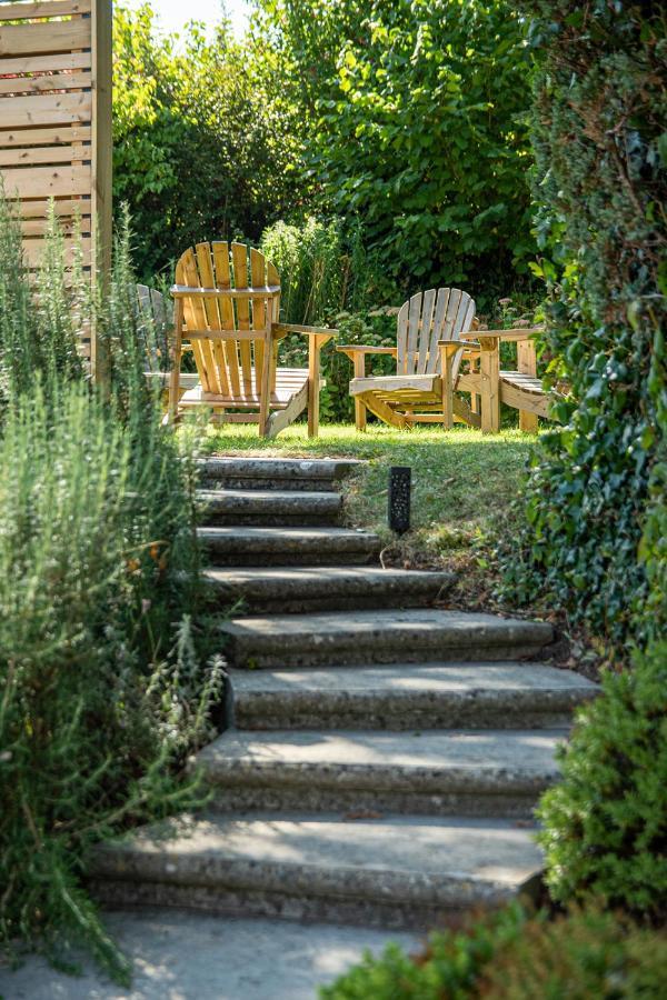 Wisteria View With Hottub & Cabin Sleeps 20 Chippenham  Buitenkant foto