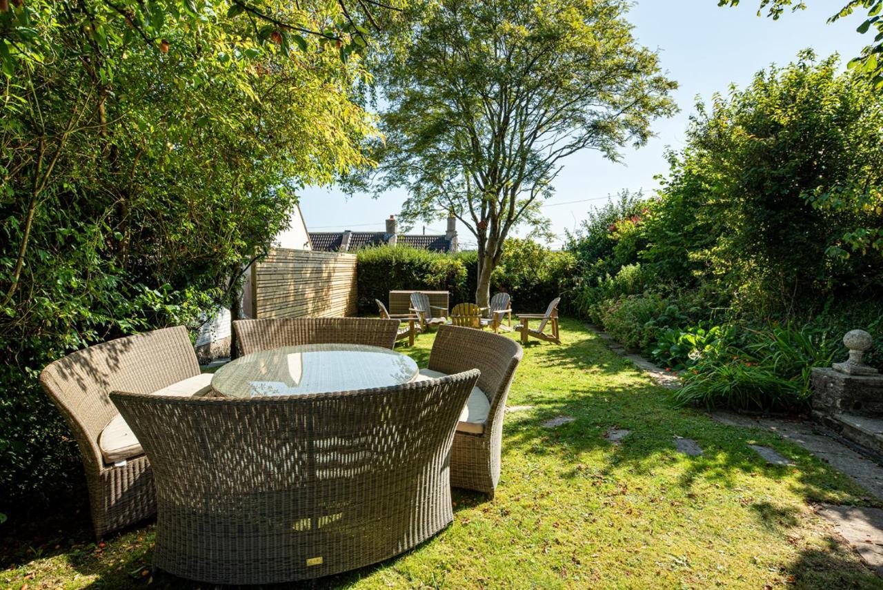 Wisteria View With Hottub & Cabin Sleeps 20 Chippenham  Buitenkant foto